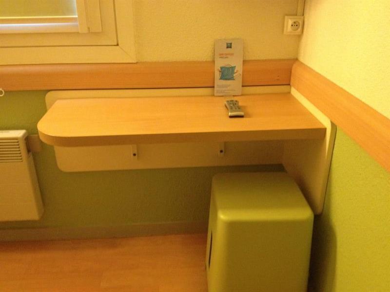 B&B Hotel Cergy Пьерле Экстерьер фото